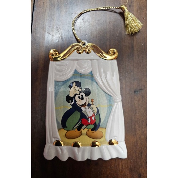 VINTAGE DISNEY PORCELINE CHRISTMAS ORNAMENTS - Picture 4 of 7